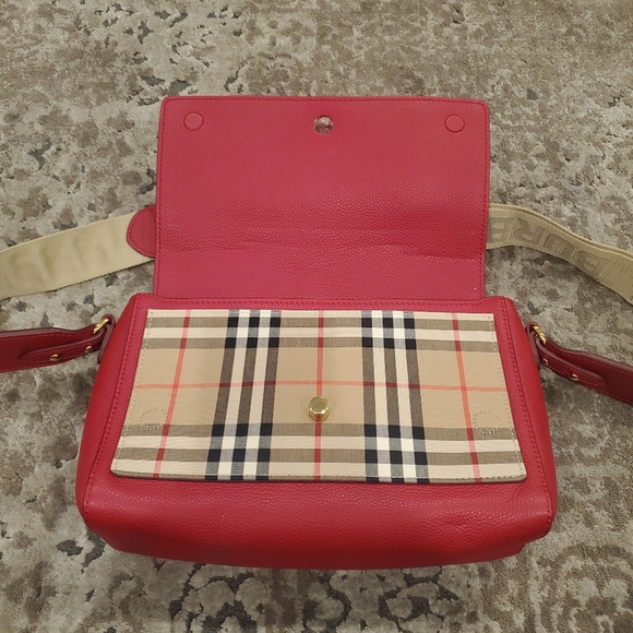 Burberry Medium Vintage Check Note Leather Logo Strap Crossbody Bag in Red - Picture 6 of 8